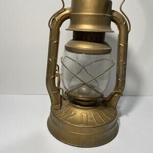 Antique Dietz No. 2 D-Lite Oil Lantern Railroad Gold NY USA *cracked glass*